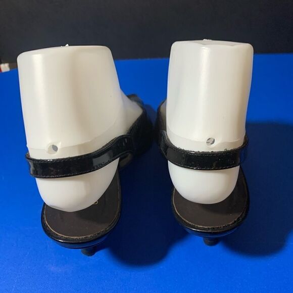 Donald J Pliner Kitten Heel Slingbacks - Picture 4 of 6